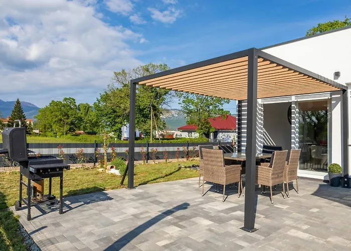 Vila Blue Lagoon - Private Pool And Whirlpool Krsan