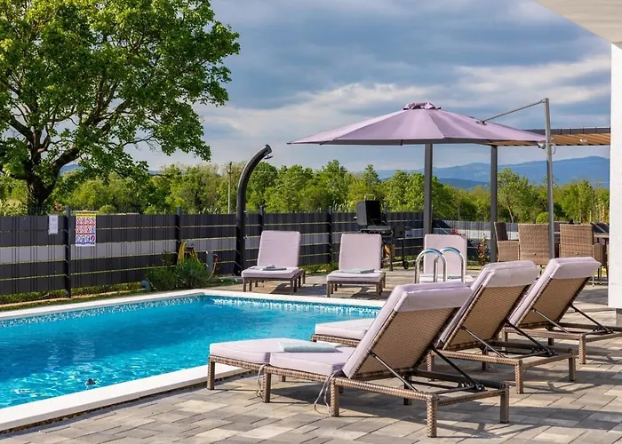 Blue Lagoon - Private Pool And Whirlpool Vila Krsan