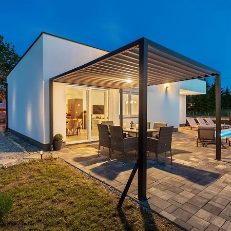 Blue Lagoon - Private Pool And Whirlpool Villa *