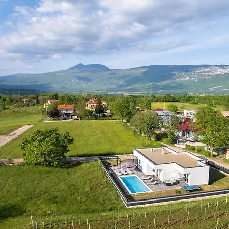 Blue Lagoon - Private Pool And Whirlpool * Krsan