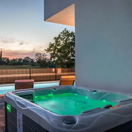Villa Blue Lagoon - Private Pool And Whirlpool *