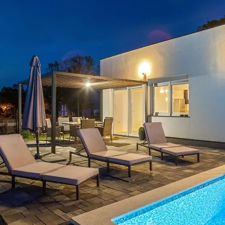 Villa Blue Lagoon - Private Pool And Whirlpool *